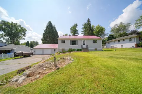 2100 N Cloverhill, Jackson, MI 49201 photo 3