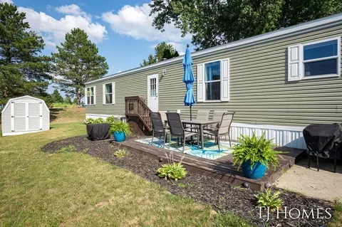 7300 Maize, Belmont, MI 49306