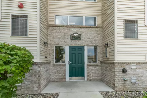 5869 Crosswinds #32, Norton Shores, MI 49444