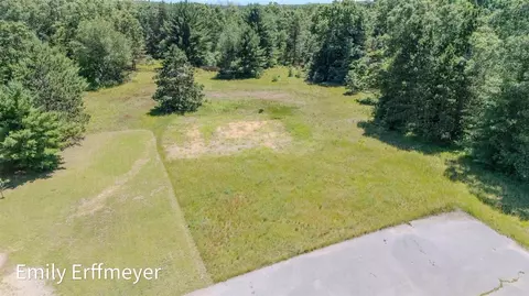 7142 Holton Rd, Twin Lake, MI 49457