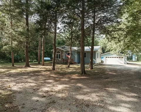 4338 W State, Middleville, MI 49333