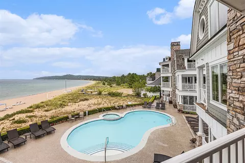 5707 S S Lk #5B, Glen Arbor, MI 49636