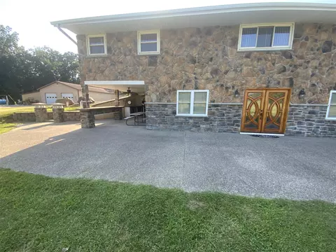 Exterior - 4350 Bailey, Jackson, MI 49201 photo 4 of 19