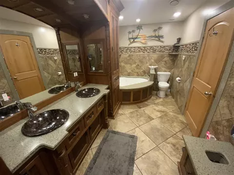 Bath - 4350 Bailey, Jackson, MI 49201 photo 1 of 3
