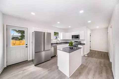 Kitchen - 910 Backus, Jackson, MI 49202 photo 1 of 1
