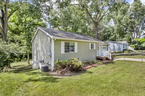 1028 Ellery, Jackson, MI 49202