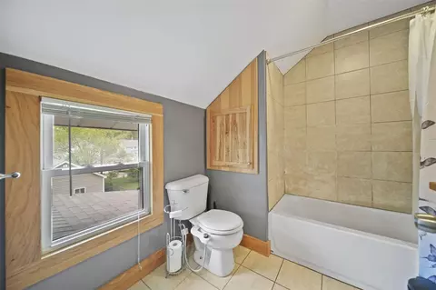 Bath - 606 Ryan, Owosso, MI 48867 photo 2 of 4