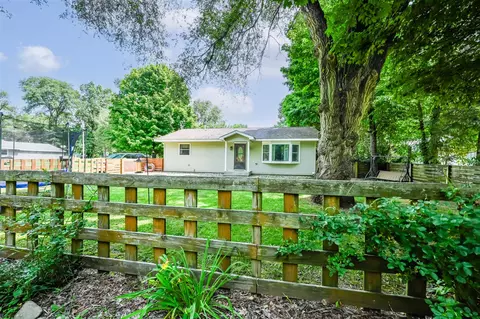 93505 Charles, Dowagiac, MI 49047