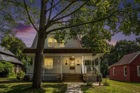 228 E Battle, Creek, MI 49017