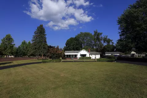 12 S Occidental, Tecumseh, MI 49286 photo 3