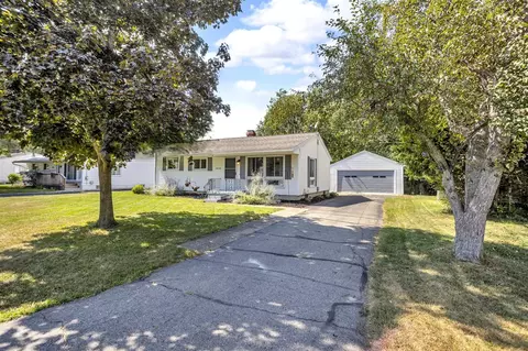 3635 Roosevelt, Jackson, MI 49203