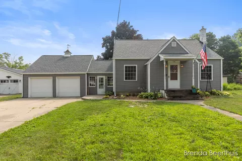 136 N Sherman, Sheridan, MI 48884