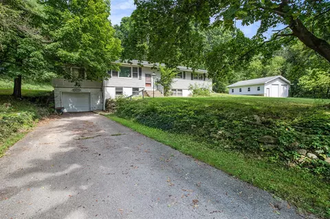 402 W Winter, Albion, MI 49224