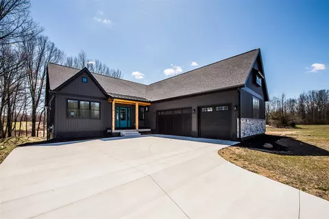 5215 Grande Vw, Jackson, MI 49201
