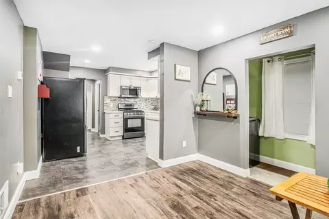 Entry Way - 906 Seventh St, Three Rivers, MI 49093 photo 2 of 2
