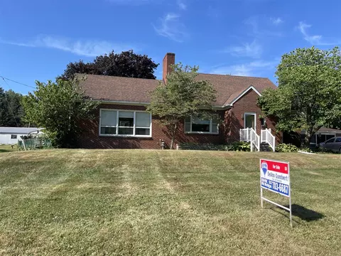 6653 Springport, Jackson, MI 49201