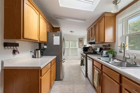 Kitchen - 1116 Donnely, Jackson, MI 49201 photo 3 of 4