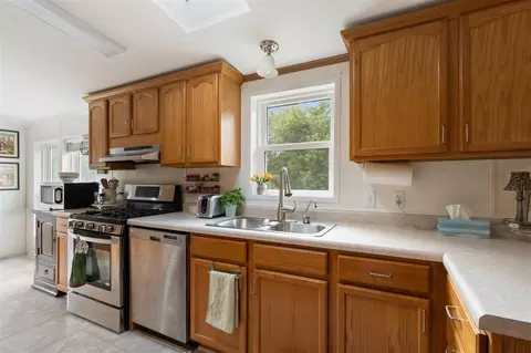 Kitchen - 1116 Donnely, Jackson, MI 49201 photo 4 of 4