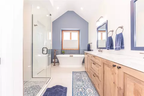 Bath - 3230 Golfview, Saline, MI 48176 photo 2 of 12
