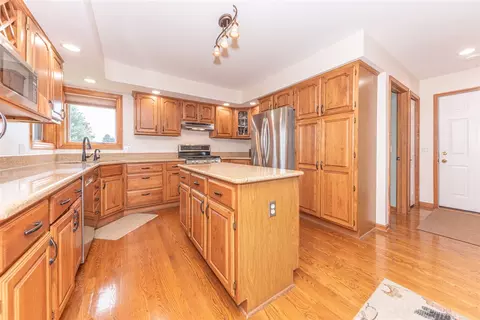 Kitchen - 3230 Golfview, Saline, MI 48176 photo 2 of 5