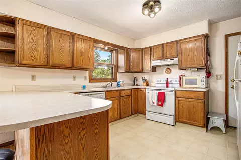 7524 Marshall, Olivet, MI 49076 photo 6