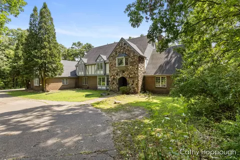 735 Prairie Crk, Ionia, MI 48846