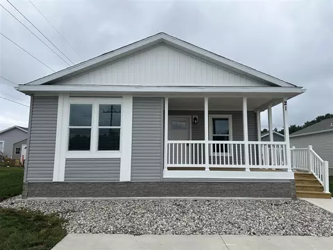 1283 Ellis #21, Norton Shores, MI 49441
