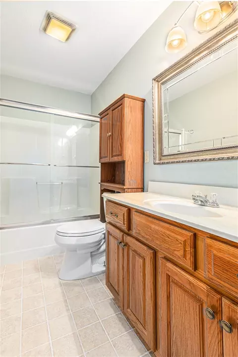 Bath - 10937 Waterloo-munith, Munith, MI 49259 photo 2 of 2