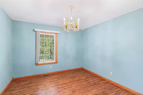 Bedroom - 10937 Waterloo-munith, Munith, MI 49259 photo 2 of 3