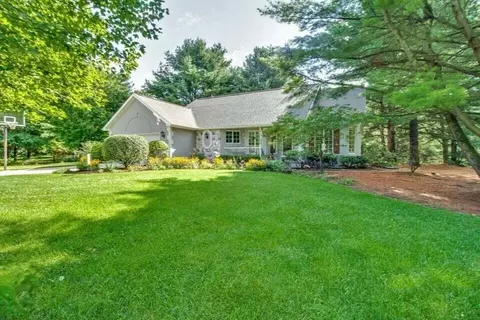 130 Pheasantwood, Battle Creek, MI 49017