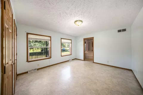 Bedroom - 1679 Munith, Jackson, MI 49201 photo 1 of 3