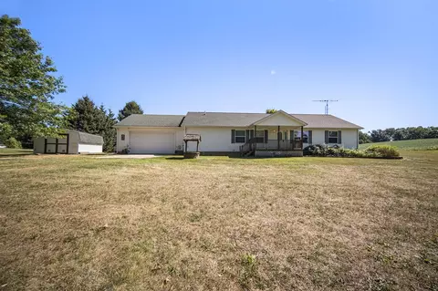 1679 Munith, Jackson, MI 49201