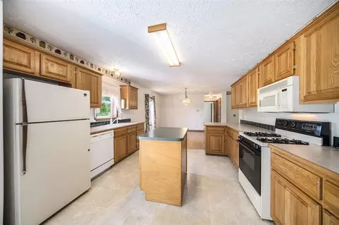 Kitchen - 1679 Munith, Jackson, MI 49201 photo 1 of 1