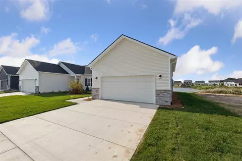 250 Marion Oaks, Howell, MI 48843