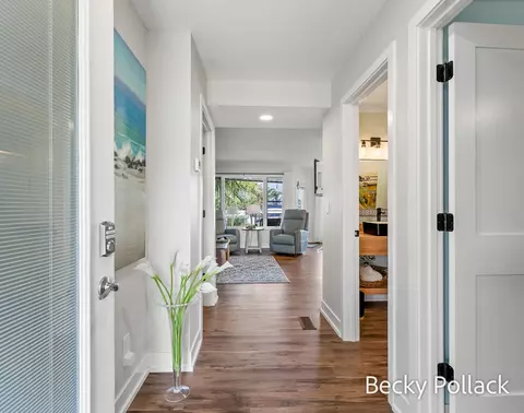 Entry Way - 342 Mariners #D, Douglas, MI 49406 photo 2 of 3