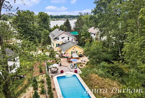 790 Lake, Saugatuck, MI 49453