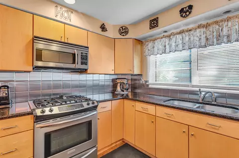 Kitchen - 512 S Wisner, Jackson, MI 49203 photo 4 of 5
