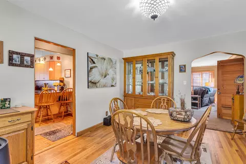 Dining - 512 S Wisner, Jackson, MI 49203 photo 2 of 3