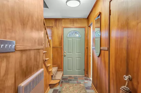 Entry Way - 512 S Wisner, Jackson, MI 49203 photo 1 of 4