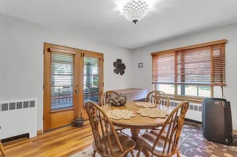 Dining - 512 S Wisner, Jackson, MI 49203 photo 1 of 3