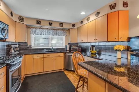 Kitchen - 512 S Wisner, Jackson, MI 49203 photo 2 of 5