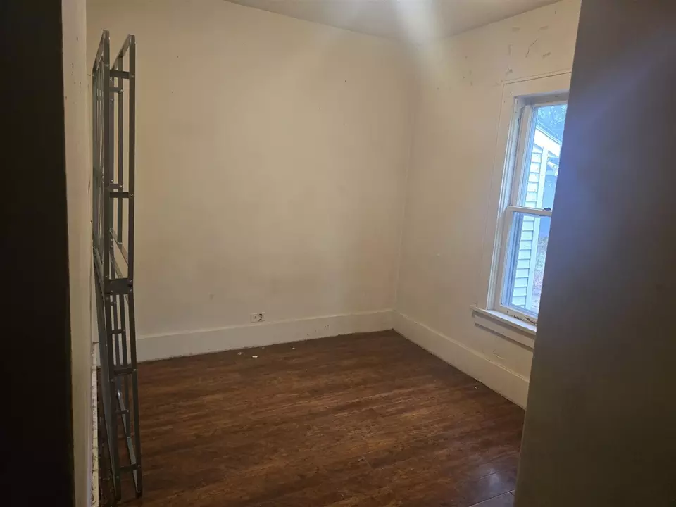 Bedroom - 1885 E Isabella, Muskegon, MI 49442 photo 2 of 2