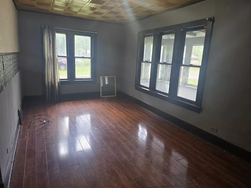 Living - 1885 E Isabella, Muskegon, MI 49442 photo 1 of 2