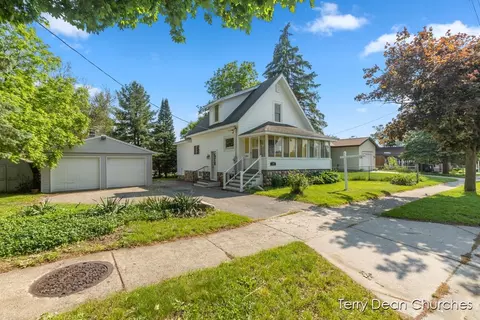 204 Lewis, Rockford, MI 49341