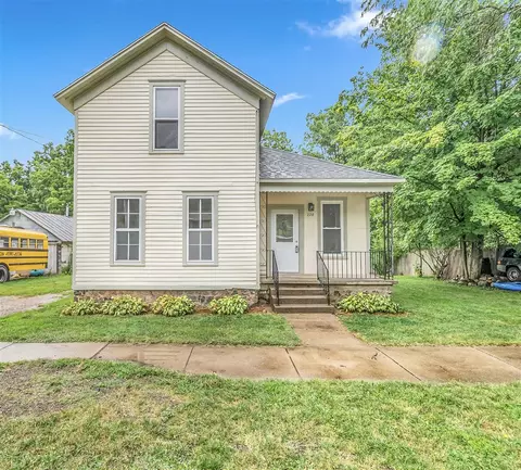 228 W W Ctr, Concord, MI 49237
