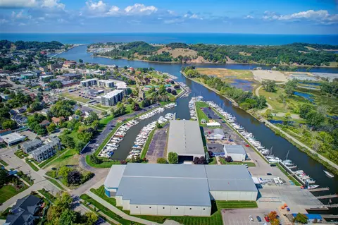 127 Wharfside, Grand Haven, MI 49417