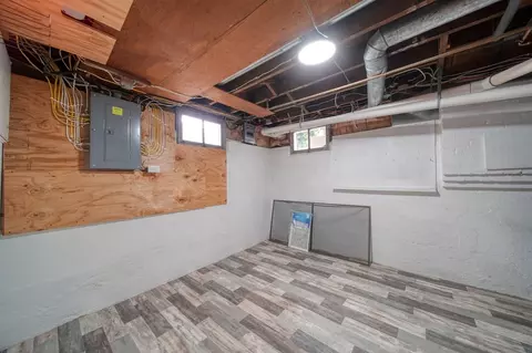 734 Oakridge, Jackson, MI 49203 photo 29