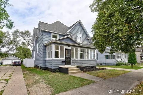 59 W 17th, Holland, MI 49423