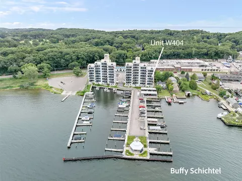 2964 Lakeshore #W 404, Muskegon, MI 49441