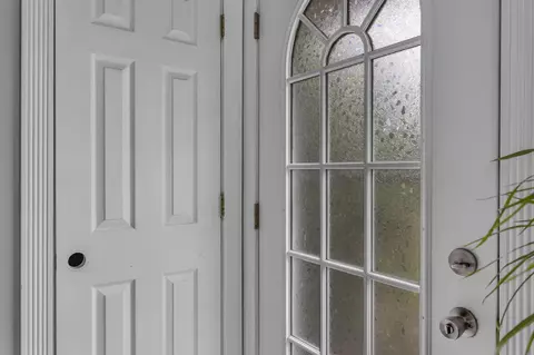 Entry Way - 2318 Dover, Jackson, MI 49202 photo 1 of 2